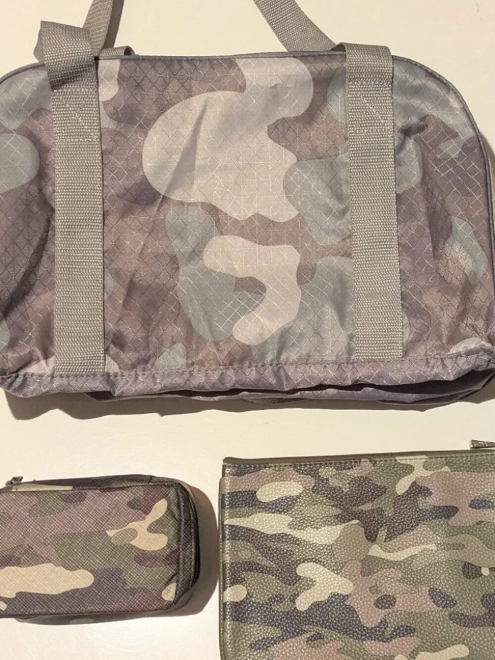 Thirty-one Camouflage Set of 3: Mini Duffle Bag, Pouch, Mini Pouch PLEASE READ!